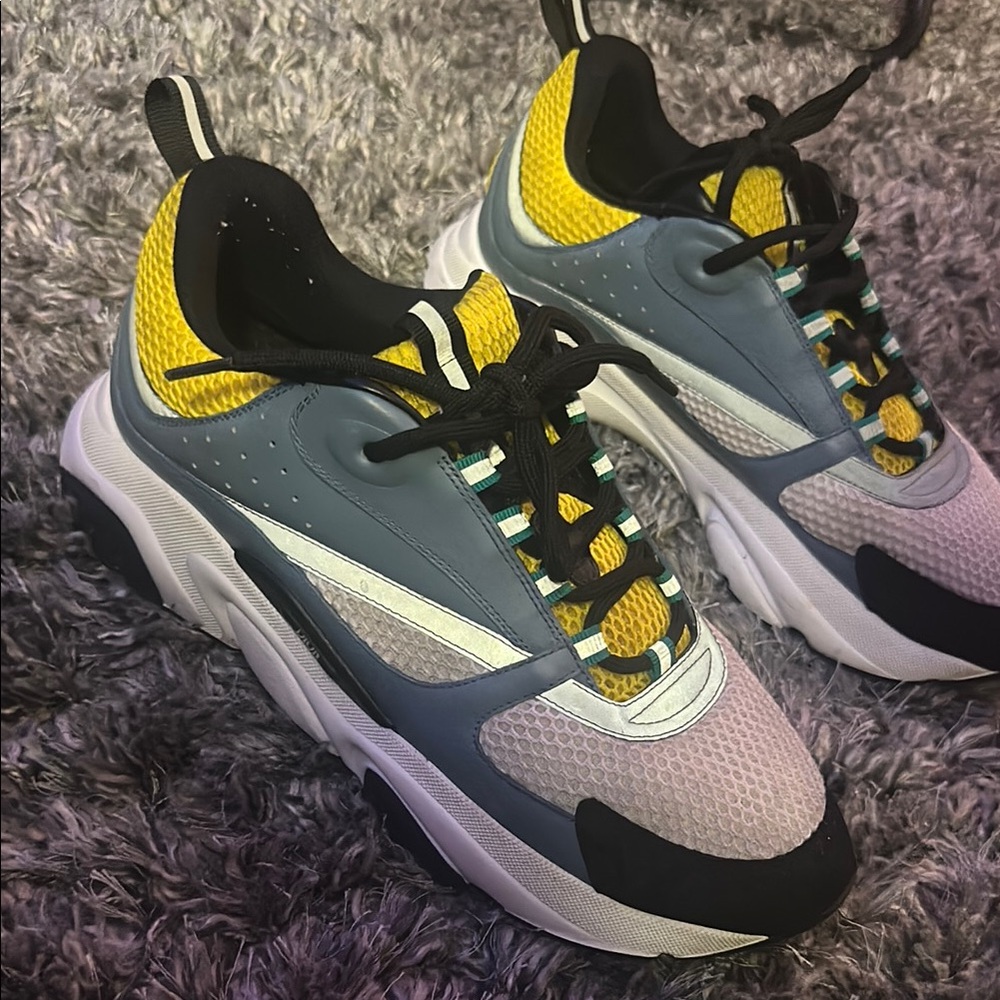 Vibrant Mesh Sneakers - Yellow and Black - Picture 3 of 3